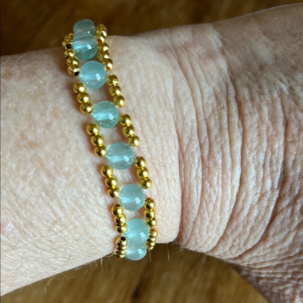 Elegant Gold and Blue Beaded Bracelet